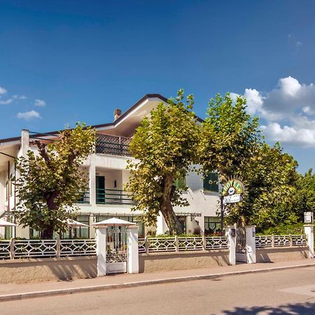 Hotel Eura Marina di Massa Luaran gambar