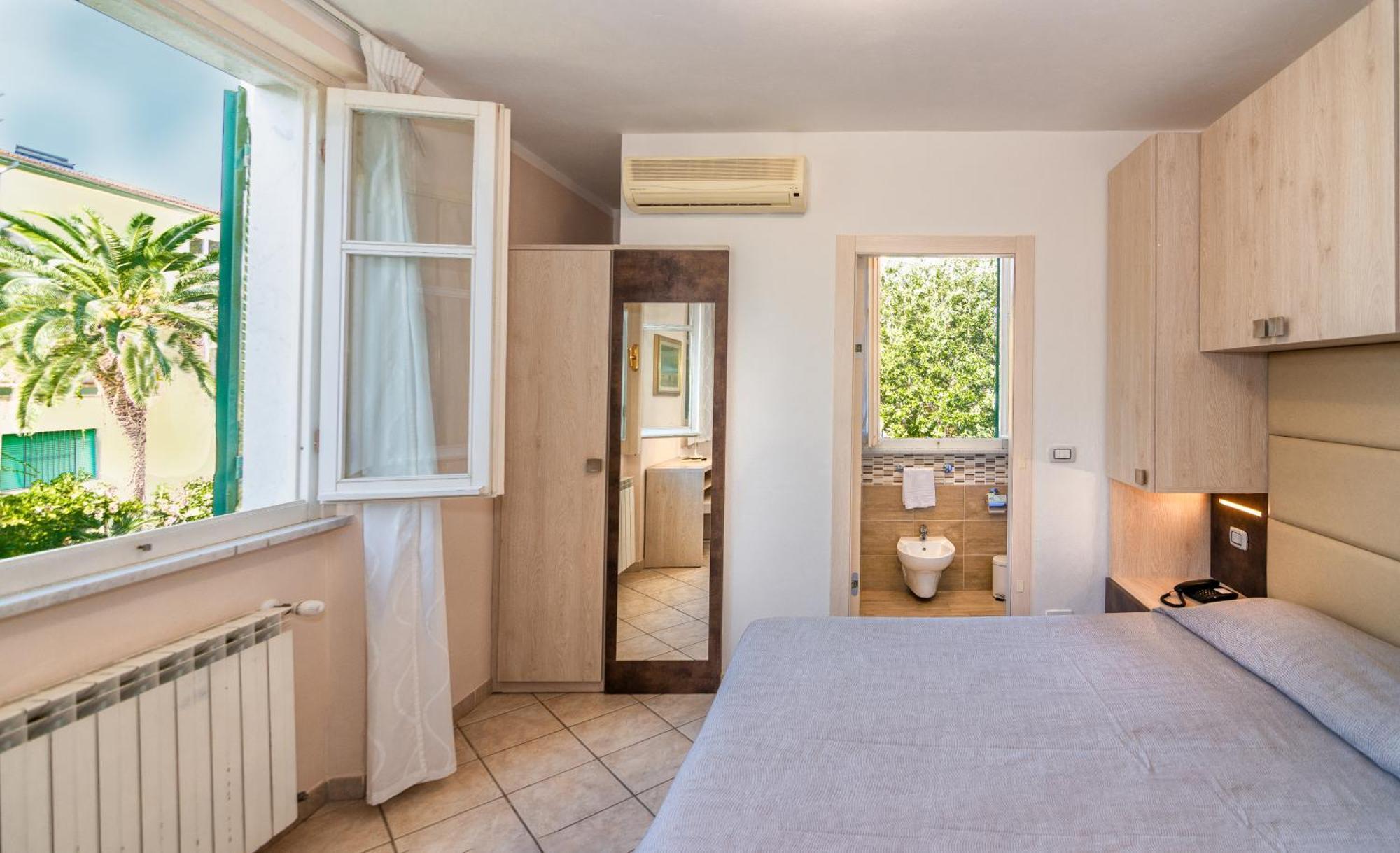 Hotel Eura Marina di Massa Luaran gambar