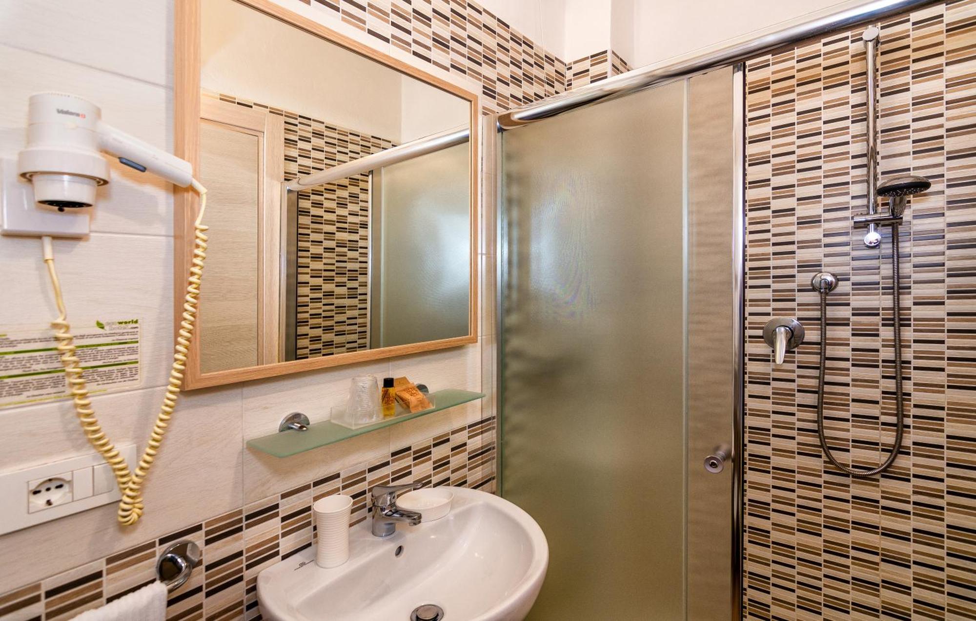 Hotel Eura Marina di Massa Luaran gambar