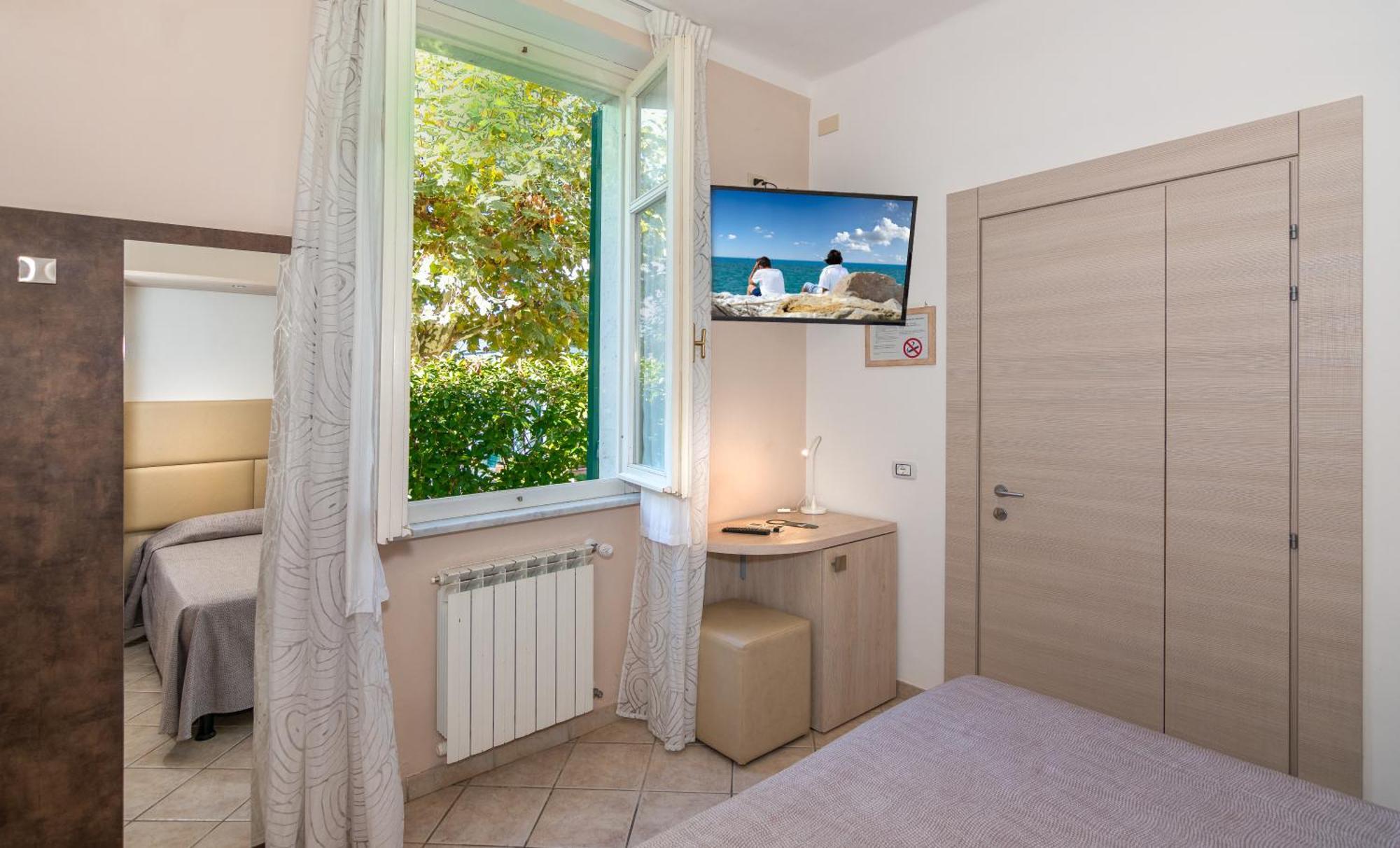 Hotel Eura Marina di Massa Luaran gambar